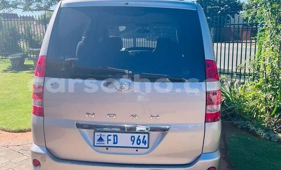 اشتري مستعمل Toyota Noah Silver سيارة في Maseru في Maseru اشتري مستعمل Toyota Noah Silver سيارة في Maseru في Maseru