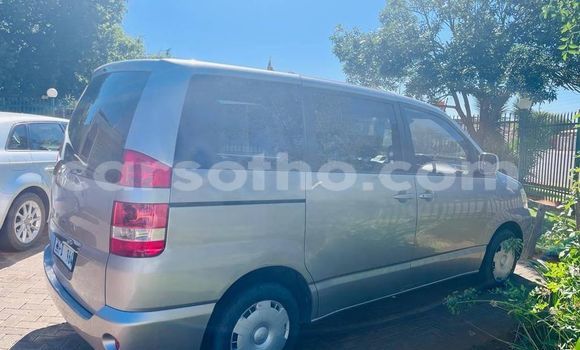 اشتري مستعمل Toyota Noah Silver سيارة في Maseru في Maseru اشتري مستعمل Toyota Noah Silver سيارة في Maseru في Maseru