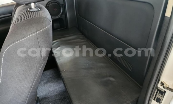 Sayi Na hannu Toyota Hilux White Mota in Maputsoe a Leribe Sayi Na hannu Toyota Hilux White Mota in Maputsoe a Leribe