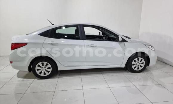 اشتري مستعمل Hyundai Accent White سيارة في Maseru في Maseru اشتري مستعمل Hyundai Accent White سيارة في Maseru في Maseru