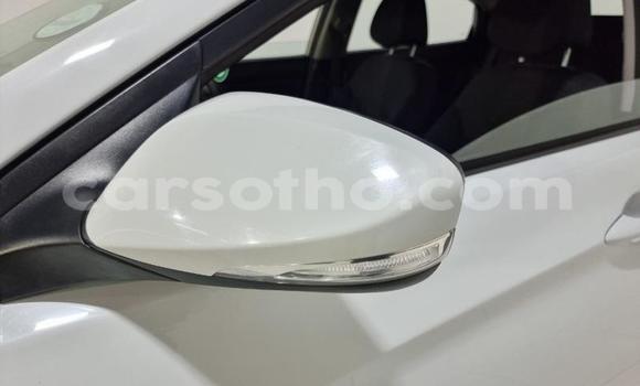 اشتري مستعمل Hyundai Accent White سيارة في Maseru في Maseru اشتري مستعمل Hyundai Accent White سيارة في Maseru في Maseru