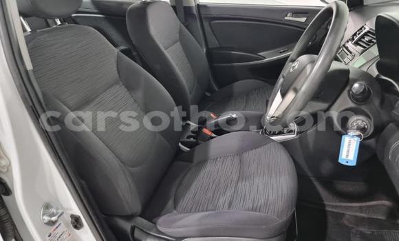 اشتري مستعمل Hyundai Accent White سيارة في Maseru في Maseru اشتري مستعمل Hyundai Accent White سيارة في Maseru في Maseru
