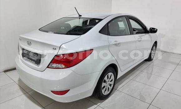 اشتري مستعمل Hyundai Accent White سيارة في Maseru في Maseru اشتري مستعمل Hyundai Accent White سيارة في Maseru في Maseru