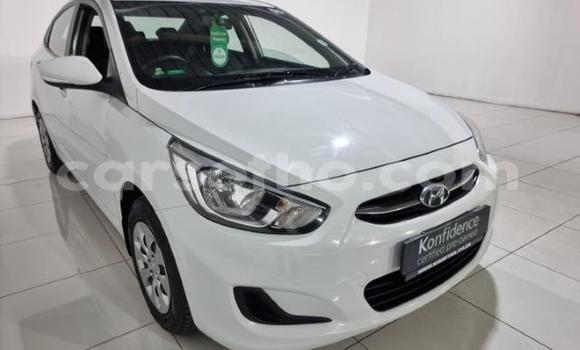 اشتري مستعمل Hyundai Accent White سيارة في Maseru في Maseru اشتري مستعمل Hyundai Accent White سيارة في Maseru في Maseru