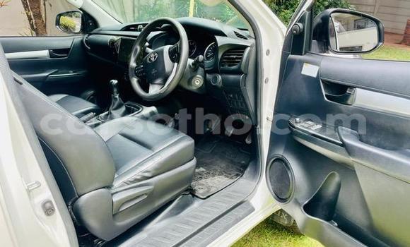 اشتري مستعمل Toyota Hilux White سيارة في Maseru في Maseru اشتري مستعمل Toyota Hilux White سيارة في Maseru في Maseru