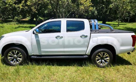 اشتري مستعمل Isuzu KB White سيارة في Maseru في Maseru اشتري مستعمل Isuzu KB White سيارة في Maseru في Maseru