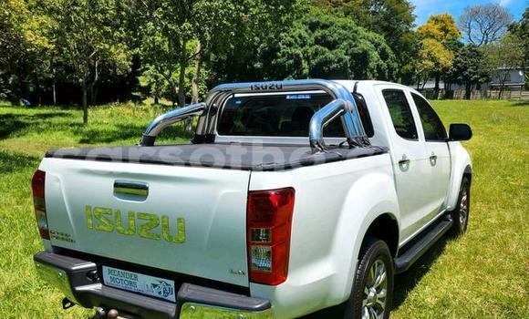 اشتري مستعمل Isuzu KB White سيارة في Maseru في Maseru اشتري مستعمل Isuzu KB White سيارة في Maseru في Maseru