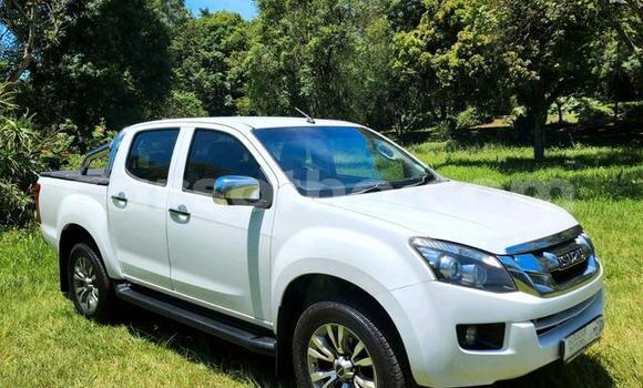 اشتري مستعمل Isuzu KB White سيارة في Maseru في Maseru اشتري مستعمل Isuzu KB White سيارة في Maseru في Maseru