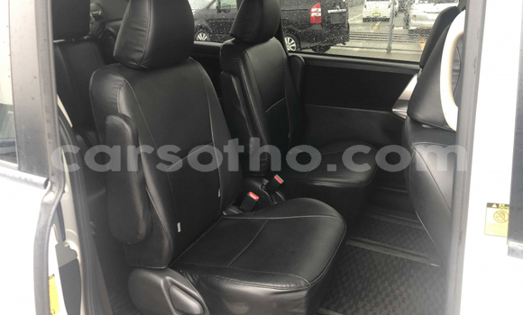 اشتري مستعمل Toyota Noah White سيارة في Maseru في Maseru اشتري مستعمل Toyota Noah White سيارة في Maseru في Maseru
