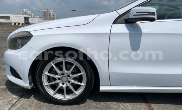 Acheter Occasion Voiture Mercedes-Benz A200 Blanc à Maputsoe, Leribe Acheter Occasion Voiture Mercedes-Benz A200 Blanc à Maputsoe, Leribe