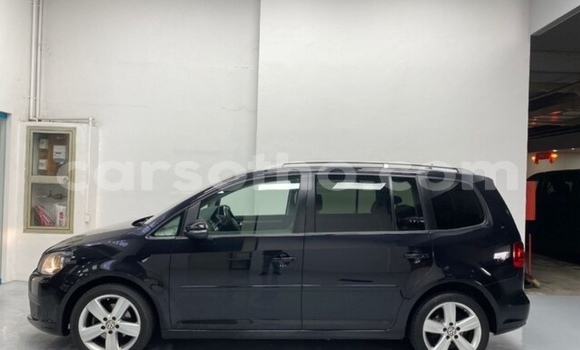 Sayi Na hannu Volkswagen Touran Black Mota in Butha–Buthe a Thaba-Tseka Sayi Na hannu Volkswagen Touran Black Mota in Butha–Buthe a Thaba-Tseka