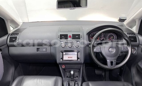 Sayi Na hannu Volkswagen Touran Black Mota in Butha–Buthe a Thaba-Tseka Sayi Na hannu Volkswagen Touran Black Mota in Butha–Buthe a Thaba-Tseka