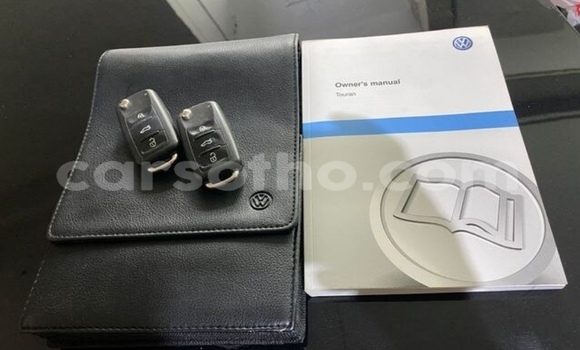 Sayi Na hannu Volkswagen Touran Black Mota in Butha–Buthe a Thaba-Tseka Sayi Na hannu Volkswagen Touran Black Mota in Butha–Buthe a Thaba-Tseka