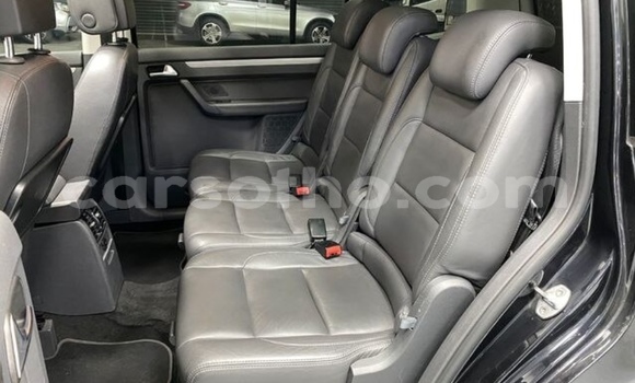 Sayi Na hannu Volkswagen Touran Black Mota in Butha–Buthe a Thaba-Tseka Sayi Na hannu Volkswagen Touran Black Mota in Butha–Buthe a Thaba-Tseka