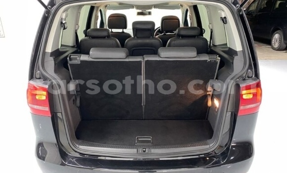 Sayi Na hannu Volkswagen Touran Black Mota in Butha–Buthe a Thaba-Tseka Sayi Na hannu Volkswagen Touran Black Mota in Butha–Buthe a Thaba-Tseka