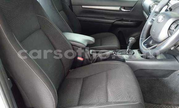 اشتري مستعمل Toyota Hilux White سيارة في Butha Buthe في Butha-Buthe اشتري مستعمل Toyota Hilux White سيارة في Butha Buthe في Butha-Buthe