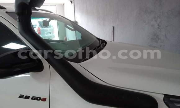 اشتري مستعمل Toyota Hilux White سيارة في Butha Buthe في Butha-Buthe اشتري مستعمل Toyota Hilux White سيارة في Butha Buthe في Butha-Buthe