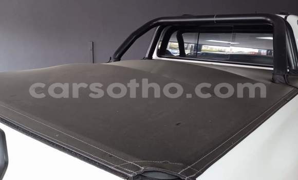 اشتري مستعمل Toyota Hilux White سيارة في Butha Buthe في Butha-Buthe اشتري مستعمل Toyota Hilux White سيارة في Butha Buthe في Butha-Buthe