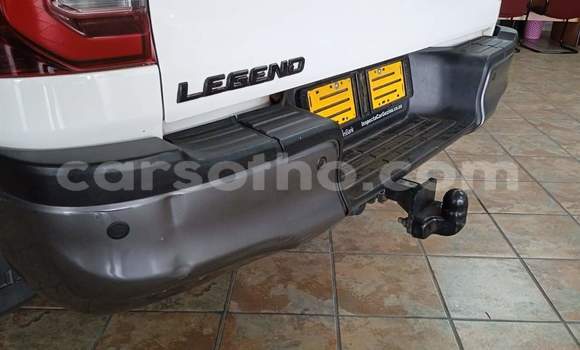 اشتري مستعمل Toyota Hilux White سيارة في Butha Buthe في Butha-Buthe اشتري مستعمل Toyota Hilux White سيارة في Butha Buthe في Butha-Buthe