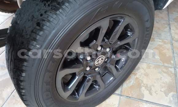 اشتري مستعمل Toyota Hilux White سيارة في Butha Buthe في Butha-Buthe اشتري مستعمل Toyota Hilux White سيارة في Butha Buthe في Butha-Buthe