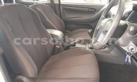 Acheter Occasion Voiture Isuzu KB Blanc à Roma, Maseru Acheter Occasion Voiture Isuzu KB Blanc à Roma, Maseru