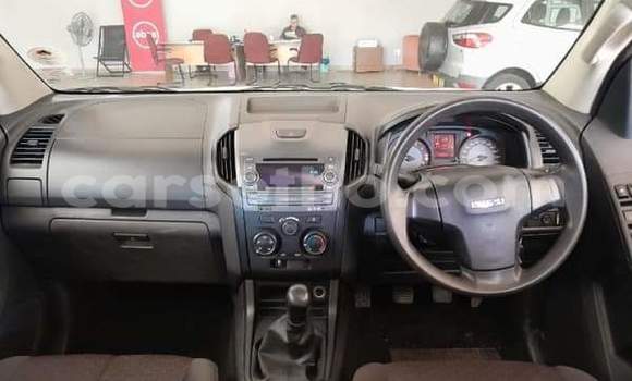 Acheter Occasion Voiture Isuzu KB Blanc à Roma, Maseru Acheter Occasion Voiture Isuzu KB Blanc à Roma, Maseru