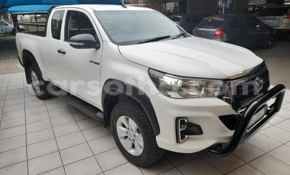 Acheter Occasion Voiture Toyota Hilux Blanc à Hlotse, Leribe Acheter Occasion Voiture Toyota Hilux Blanc à Hlotse, Leribe