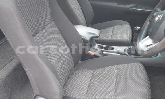 Sayi Na hannu Toyota Hilux White Mota in Hlotse a Leribe Sayi Na hannu Toyota Hilux White Mota in Hlotse a Leribe