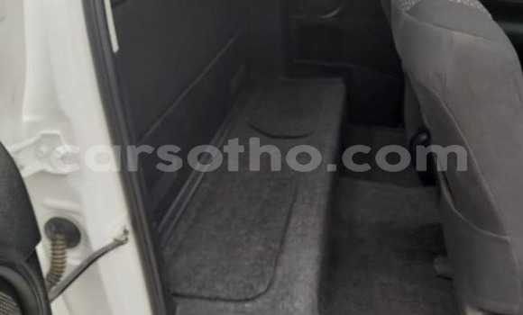 Sayi Na hannu Toyota Hilux White Mota in Hlotse a Leribe Sayi Na hannu Toyota Hilux White Mota in Hlotse a Leribe