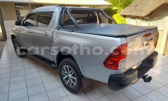 Sayi Na hannu Toyota Hilux Silver Mota in Hlotse a Leribe Sayi Na hannu Toyota Hilux Silver Mota in Hlotse a Leribe