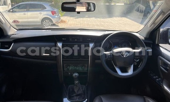 Sayi Na hannu Toyota Fortuner Silver Mota in Hlotse a Leribe Sayi Na hannu Toyota Fortuner Silver Mota in Hlotse a Leribe
