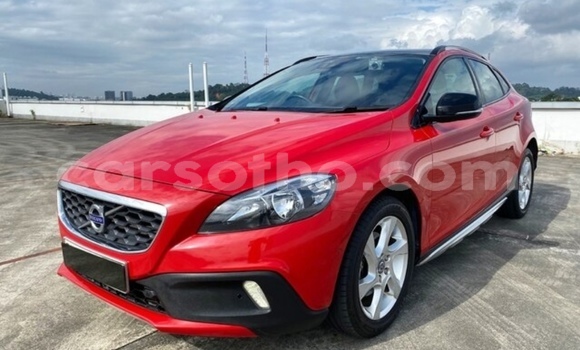 Acheter Occasion Voiture Volvo V40 Cross Country Rouge à Maseru, Maseru Acheter Occasion Voiture Volvo V40 Cross Country Rouge à Maseru, Maseru