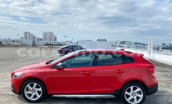 Sayi Na hannu Volvo V40 Cross Country Red Mota in Maseru a Maseru Sayi Na hannu Volvo V40 Cross Country Red Mota in Maseru a Maseru