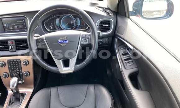 Sayi Na hannu Volvo V40 Cross Country Red Mota in Maseru a Maseru Sayi Na hannu Volvo V40 Cross Country Red Mota in Maseru a Maseru