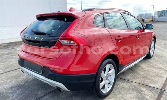 Sayi Na hannu Volvo V40 Cross Country Red Mota in Maseru a Maseru Sayi Na hannu Volvo V40 Cross Country Red Mota in Maseru a Maseru