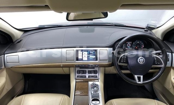 Sayi Na hannu Jaguar XF Beige Mota in Maputsoe a Leribe Sayi Na hannu Jaguar XF Beige Mota in Maputsoe a Leribe