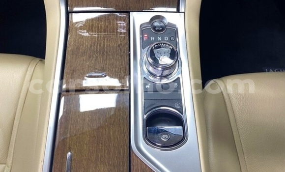 Sayi Na hannu Jaguar XF Beige Mota in Maputsoe a Leribe Sayi Na hannu Jaguar XF Beige Mota in Maputsoe a Leribe