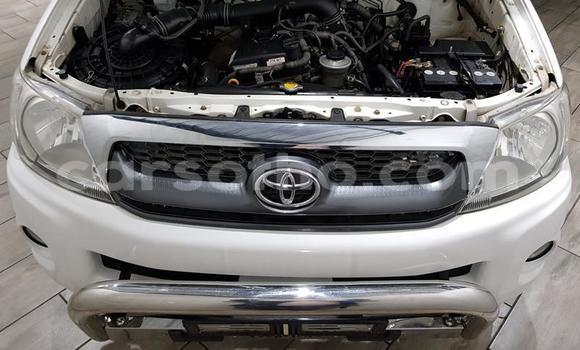 Acheter Occasion Voiture Toyota Hilux Blanc à Maputsoa, Leribe Acheter Occasion Voiture Toyota Hilux Blanc à Maputsoa, Leribe