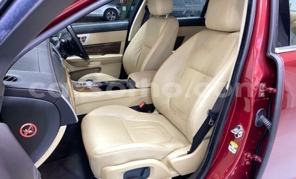 Sayi Na hannu Jaguar XF Beige Mota in Maputsoe a Leribe Sayi Na hannu Jaguar XF Beige Mota in Maputsoe a Leribe