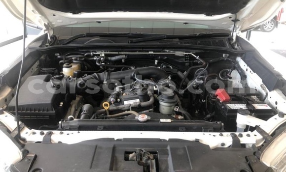 Sayi Na hannu Toyota Hilux White Mota in Maputsoe a Leribe Sayi Na hannu Toyota Hilux White Mota in Maputsoe a Leribe