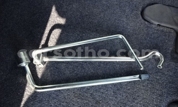 Sayi Na hannu Toyota Noah Red Mota in Maseru a Maseru Sayi Na hannu Toyota Noah Red Mota in Maseru a Maseru