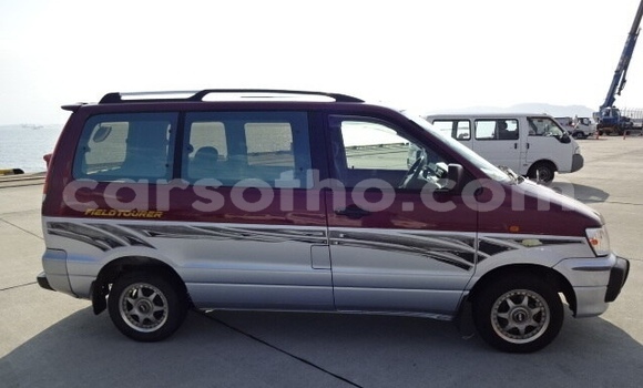 Sayi Na hannu Toyota Noah Red Mota in Maseru a Maseru Sayi Na hannu Toyota Noah Red Mota in Maseru a Maseru