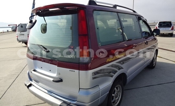 Sayi Na hannu Toyota Noah Red Mota in Maseru a Maseru Sayi Na hannu Toyota Noah Red Mota in Maseru a Maseru