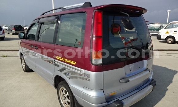 Sayi Na hannu Toyota Noah Red Mota in Maseru a Maseru Sayi Na hannu Toyota Noah Red Mota in Maseru a Maseru