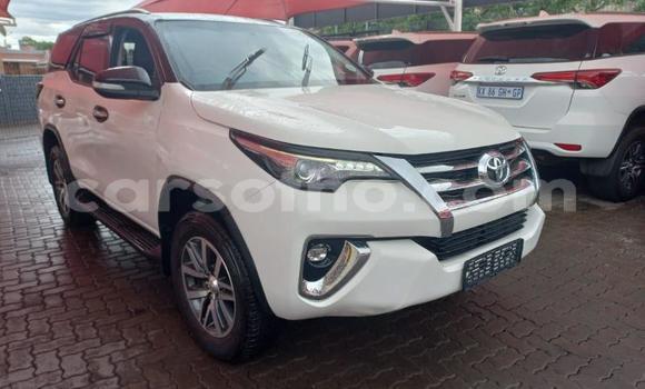 Acheter Occasion Voiture Toyota Fortuner Blanc à Maseru, Maseru