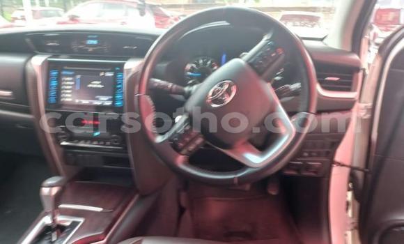 Acheter Occasion Voiture Toyota Fortuner Blanc à Maseru, Maseru Acheter Occasion Voiture Toyota Fortuner Blanc à Maseru, Maseru