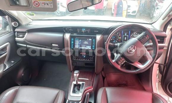 Acheter Occasion Voiture Toyota Fortuner Blanc à Maseru, Maseru Acheter Occasion Voiture Toyota Fortuner Blanc à Maseru, Maseru