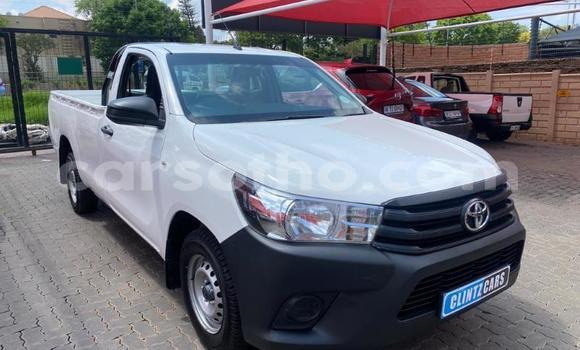 اشتري مستعمل Toyota Hilux White سيارة في Maseru في Maseru
