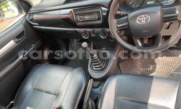 اشتري مستعمل Toyota Hilux White سيارة في Maseru في Maseru اشتري مستعمل Toyota Hilux White سيارة في Maseru في Maseru