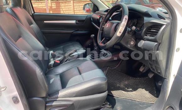 اشتري مستعمل Toyota Hilux White سيارة في Maseru في Maseru اشتري مستعمل Toyota Hilux White سيارة في Maseru في Maseru